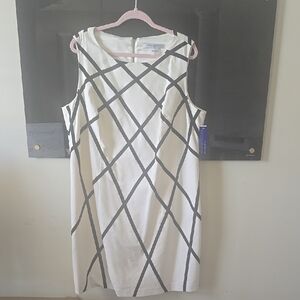 Peter Nygard White and Black Geometric Dress